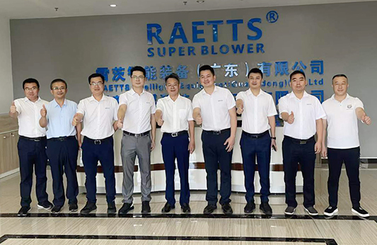 贛州市副市長(zhǎng)陳水連、贛州市經(jīng)開(kāi)區(qū)黨工委副書記梁丁盛等領(lǐng)導(dǎo)先后蒞臨雷茨考察