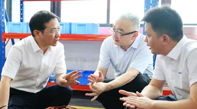 贛州市委書記黃喜忠實地調(diào)研贛州雷茨等企業(yè)，專題研究裝備制造產(chǎn)業(yè)高質(zhì)量發(fā)展