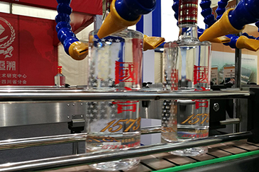 東莞市銳天機(jī)電科技有限公司攜旗下品牌雷茨（RAETTS）參加2017中國(guó)國(guó)際酒業(yè)博覽會(huì)開幕。